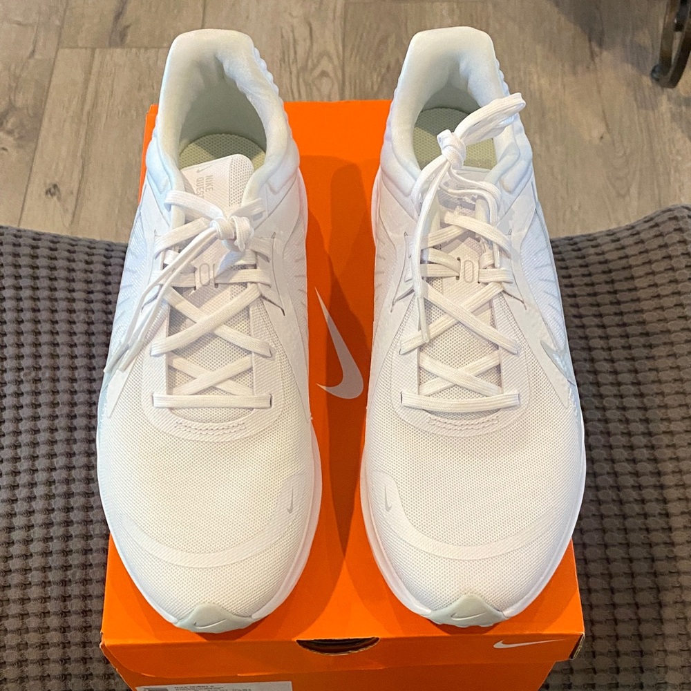 Nike Quest 5 Athletic Shoes